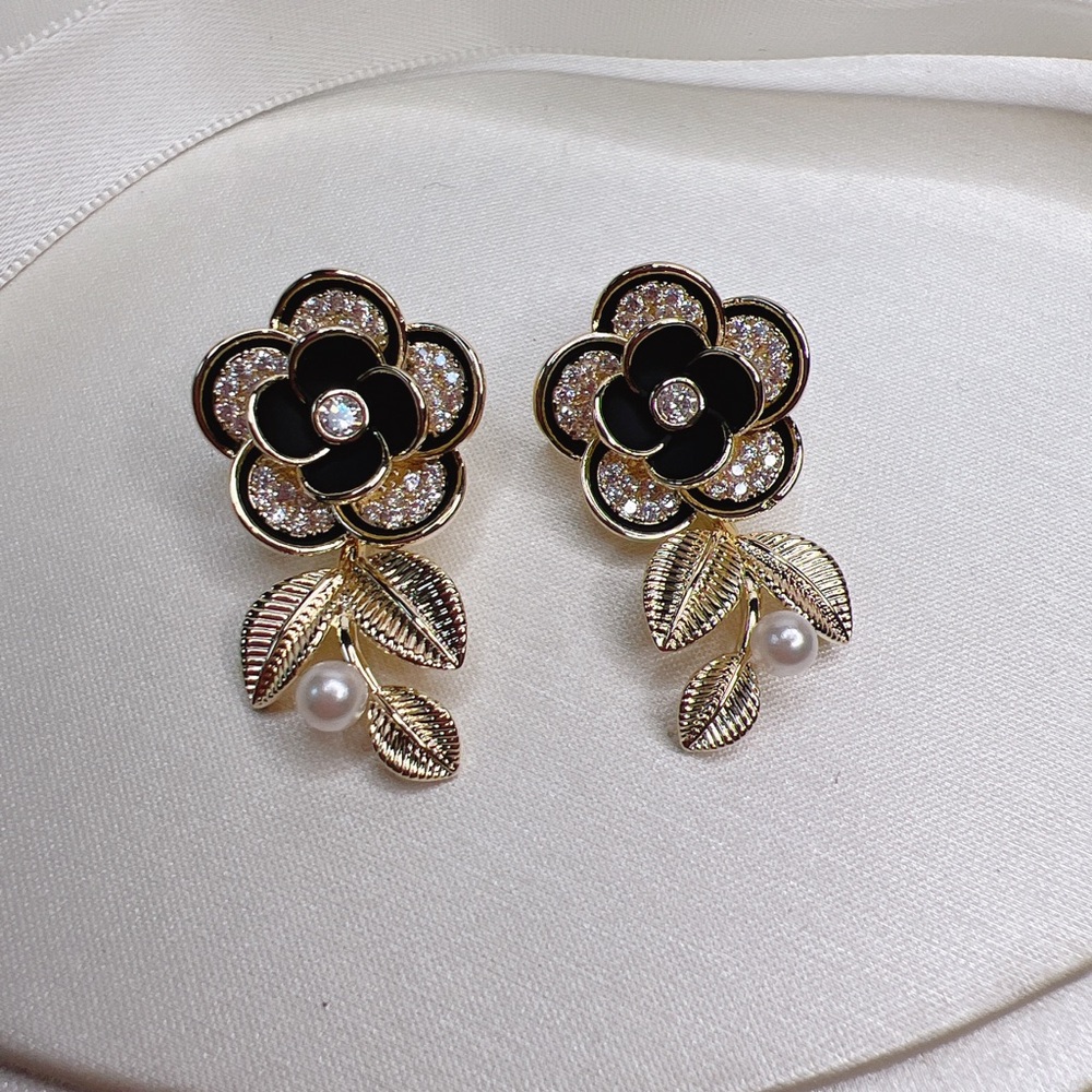 Flower Dangle Earrings